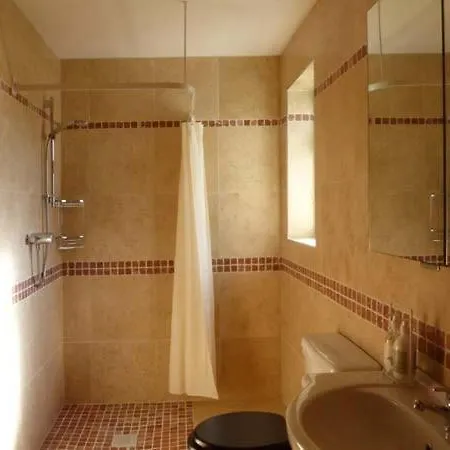 The Well House بيت للعطل كينافارا